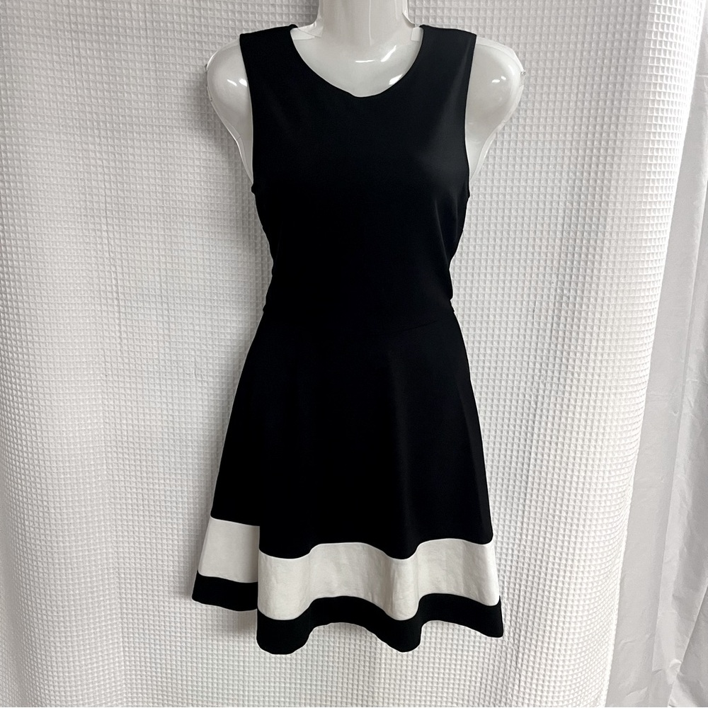RED by Saxs fifth ave ladies fit-n-flare swing dress size medium